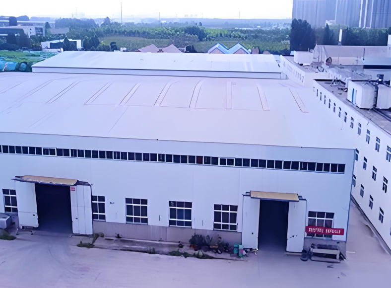 鄭州樸華科技現(xiàn)代化生產(chǎn)基地外景照片